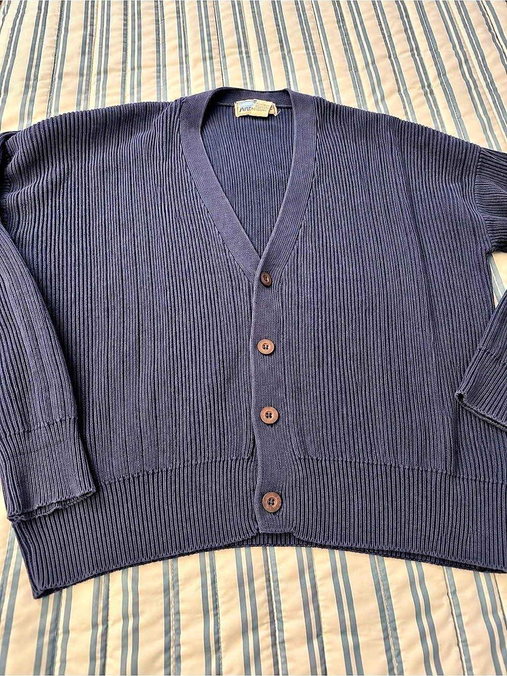 Vintage Aeropostale Men's Cotton Cardigan Size Large Like New